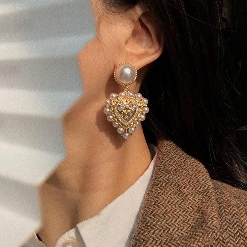 Mysterious Dynasty Heart Dangled Earrings - Lifestyle Pavilion